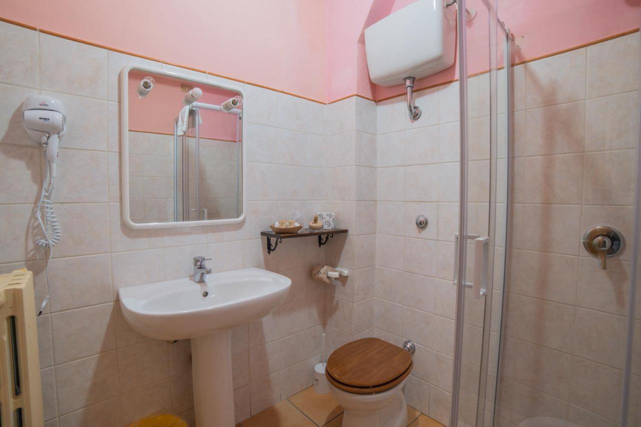 Dimora Fresilia Casa Vacanze Opi Ngoại thất bức ảnh