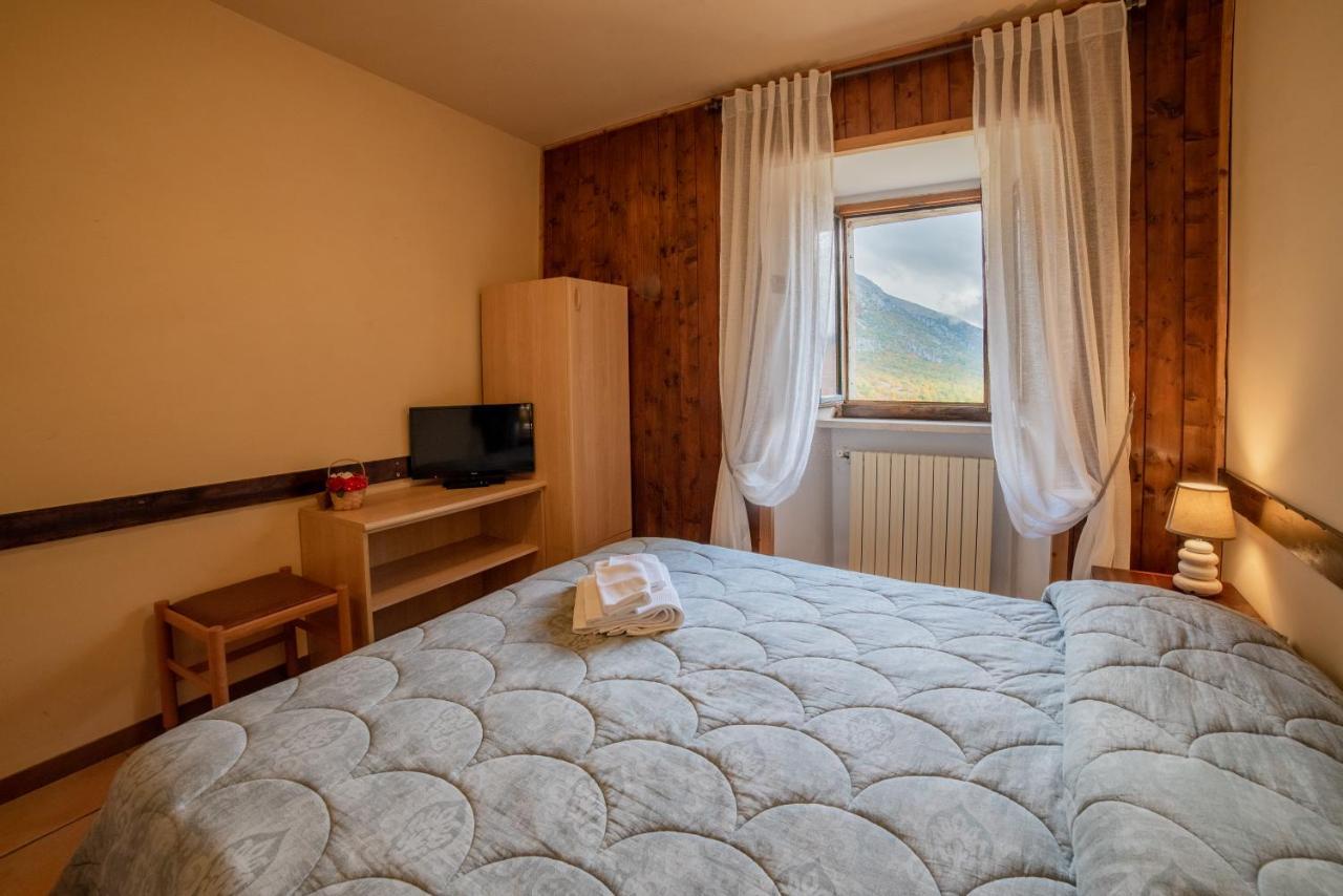 Dimora Fresilia Casa Vacanze Opi Ngoại thất bức ảnh