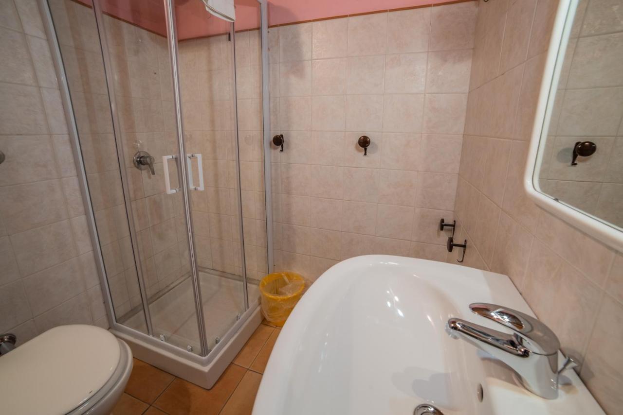 Dimora Fresilia Casa Vacanze Opi Ngoại thất bức ảnh
