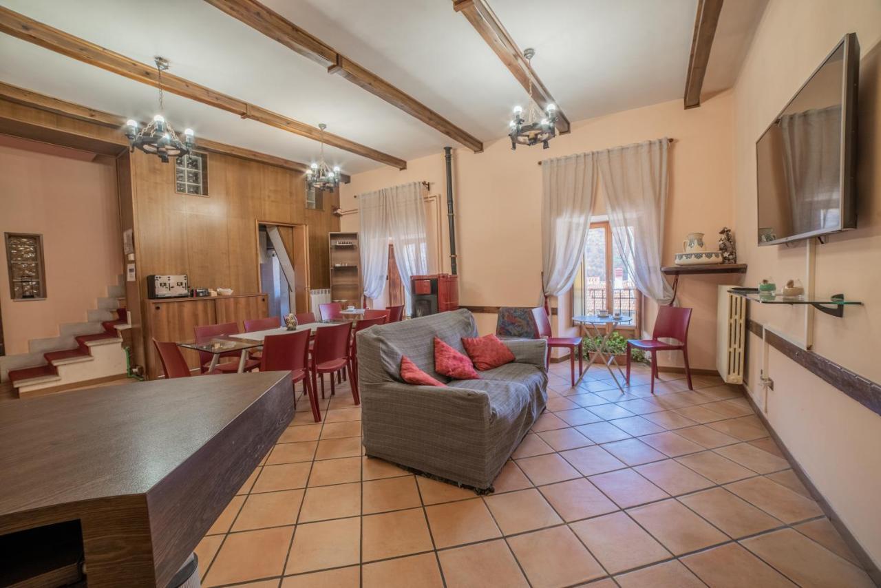 Dimora Fresilia Casa Vacanze Opi Ngoại thất bức ảnh