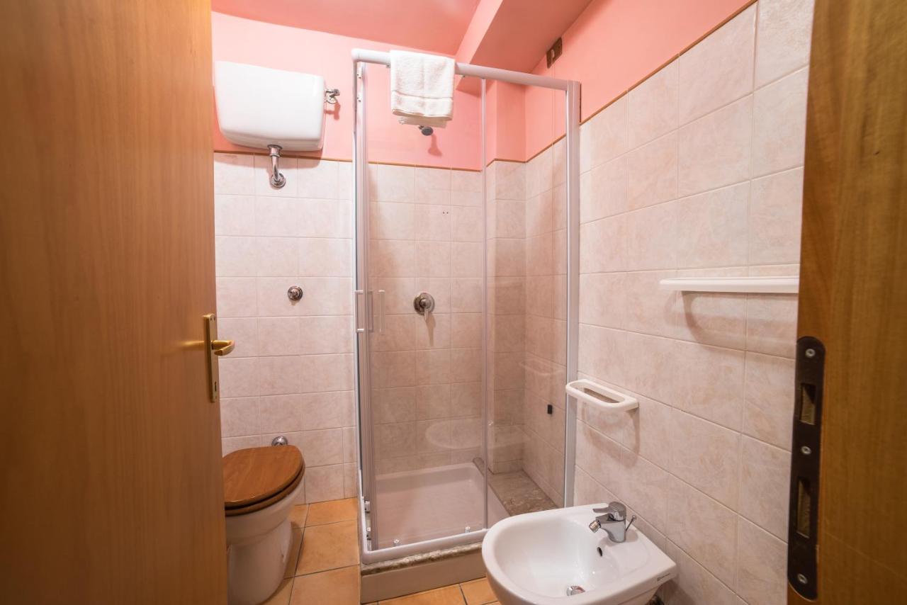 Dimora Fresilia Casa Vacanze Opi Ngoại thất bức ảnh